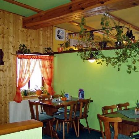 Restaurace A Penzion U Vladaru Mikulášovice Dış mekan fotoğraf